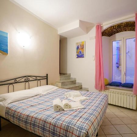 A Due Passi Dal Mare Apartment Рио Маджоре Екстериор снимка